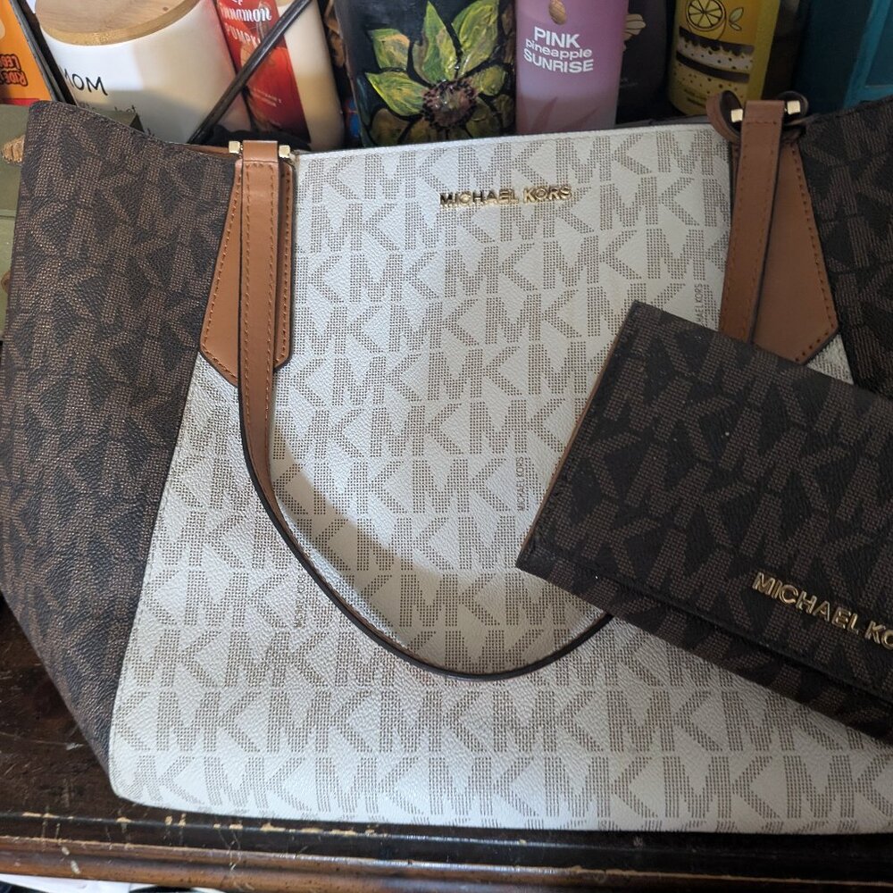 Michael kors purse n wallet